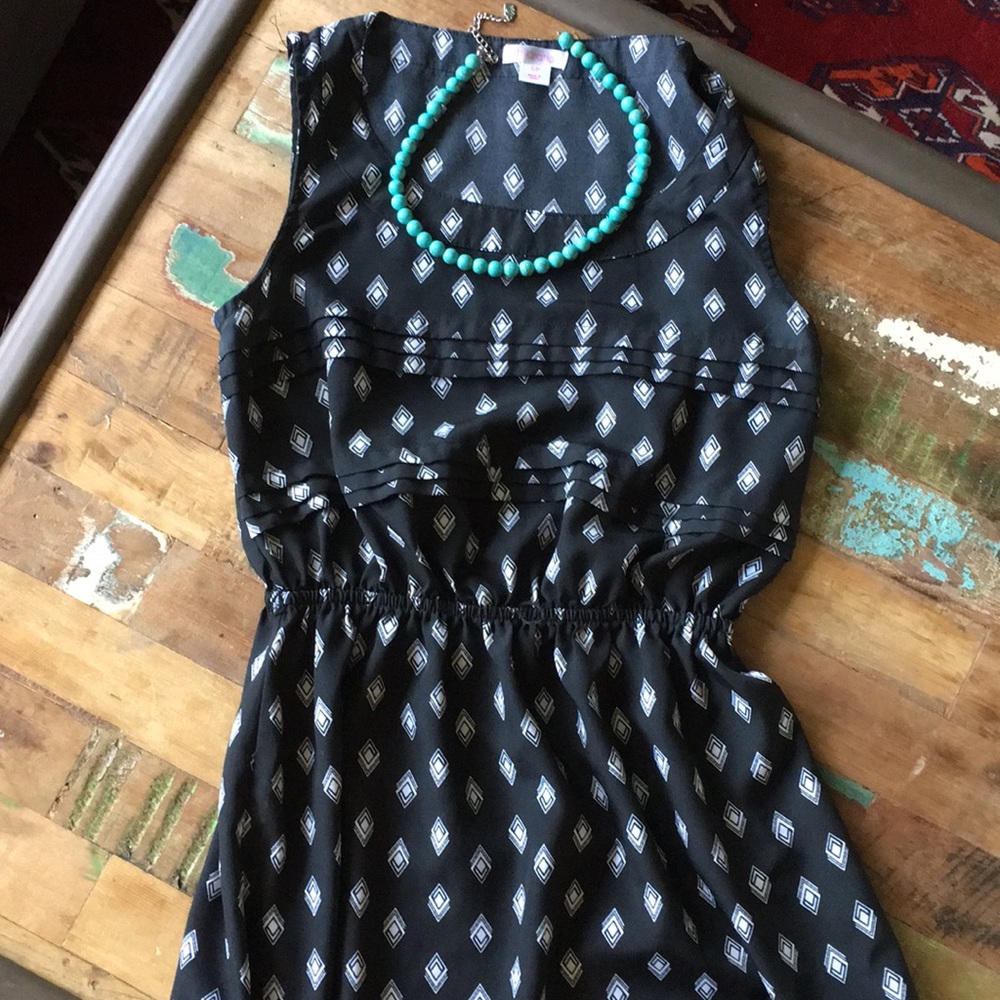 Black with white pattern dress. Very flattering!